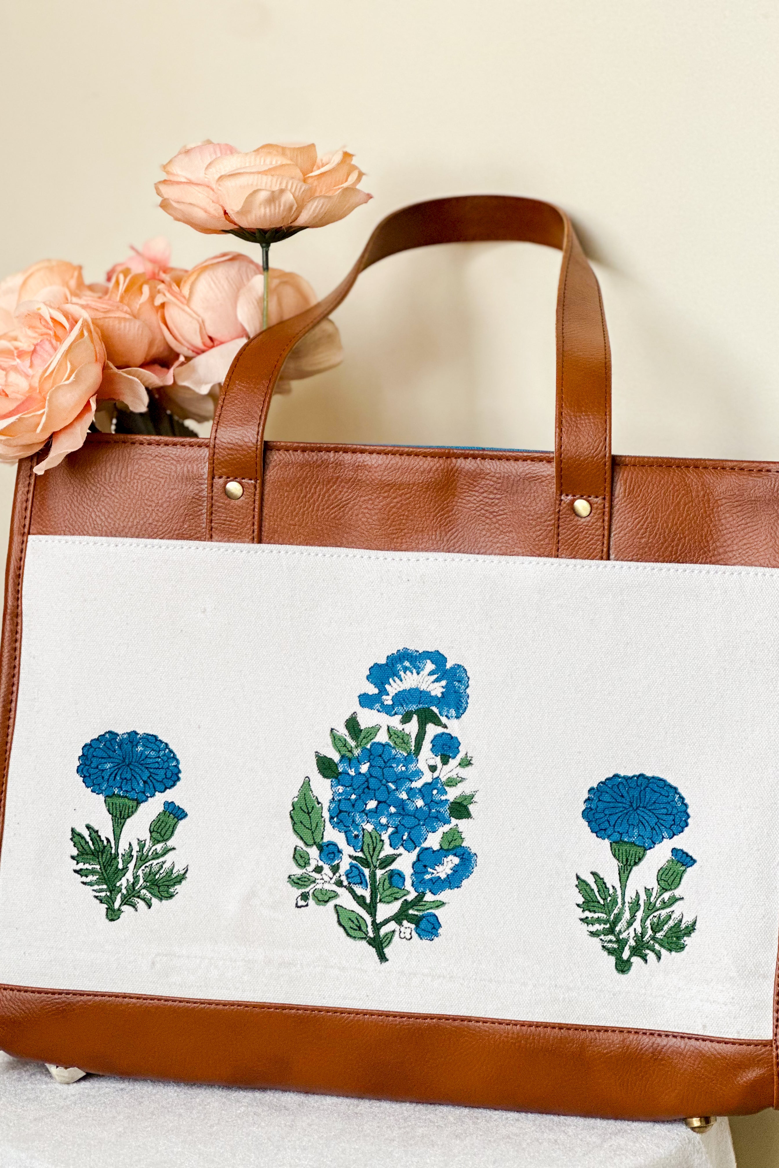 Twin Surprise - Blue Carnation