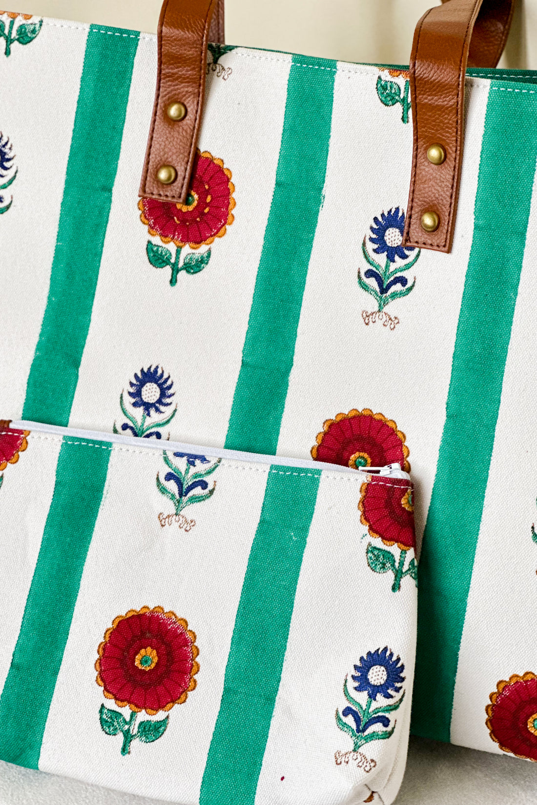 Dahlia Crush Red & Indigo