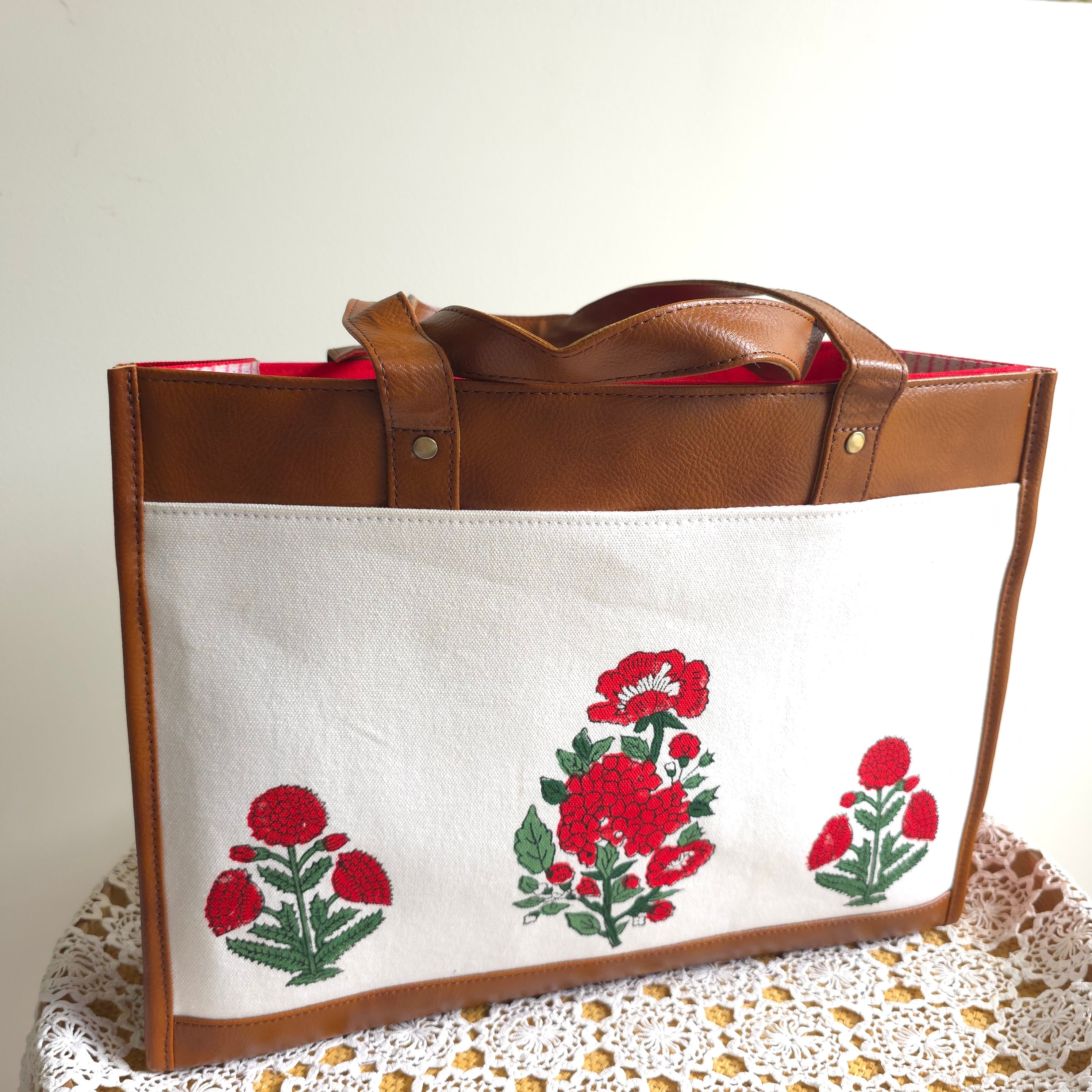 Twin Surprise - Red Carnation