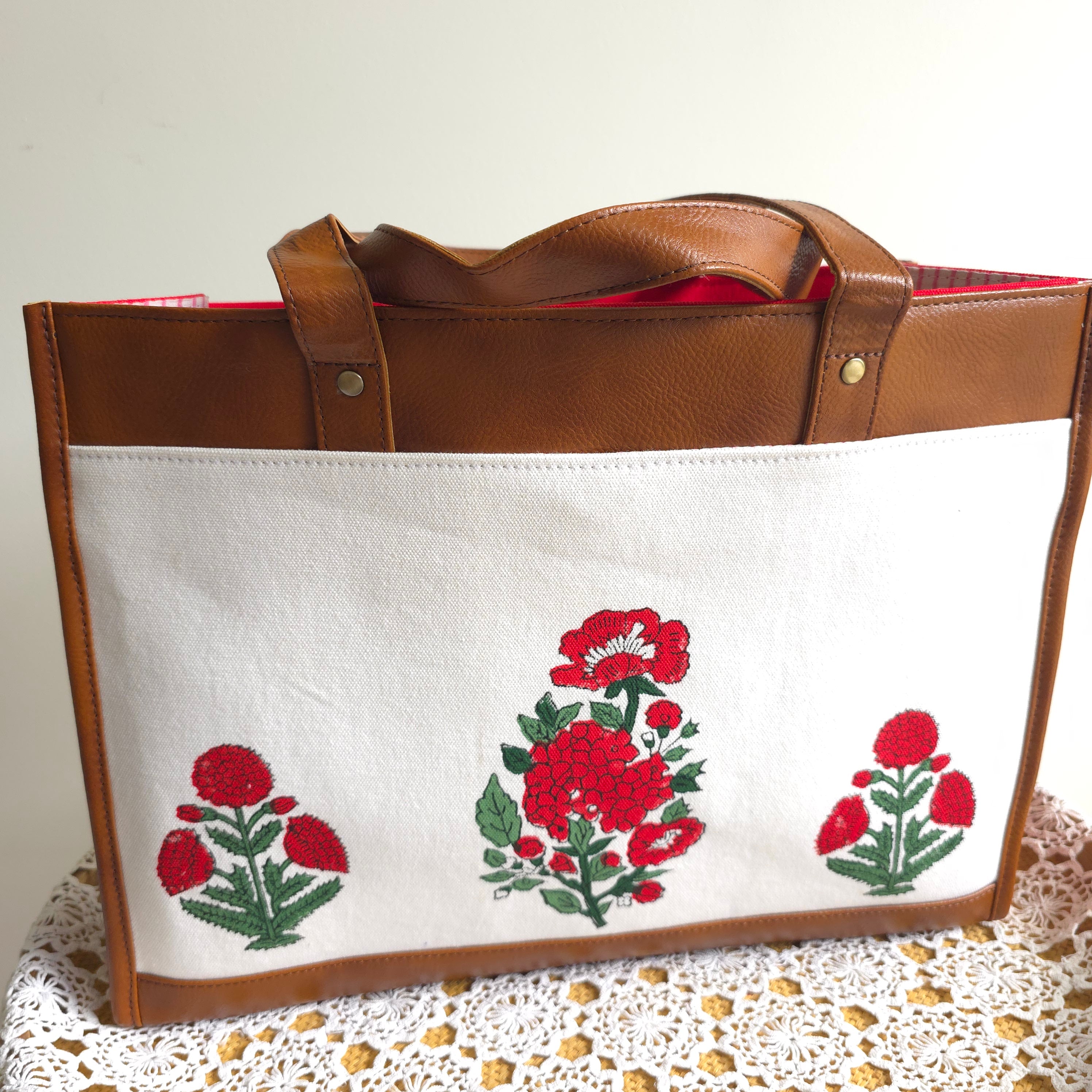 Twin Surprise - Red Carnation